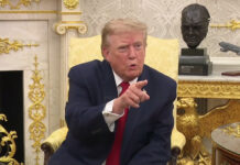 «Заткнитесь»: Трамп и Белый дом набросились на журналистку CNN (видео)