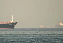 16 млн баррелей нефти в сутки: 40 танкеров прошли Ормузский пролив за сутки — Axios