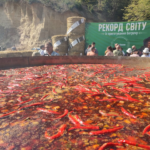 В Тернопольской области приготовили гигантский бограч, установив мировой рекорд (видео)