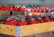 Херсонська громада отримала партію вогнегасників у межах гуманітарної допомоги