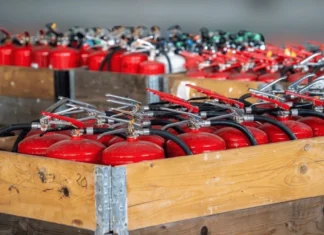 Херсонська громада отримала партію вогнегасників у межах гуманітарної допомоги