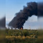 Дроны долетели до Самарской области: в Сызрани повторно атакован и горит НПЗ