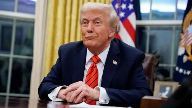Трамп на коне: президент США сравнил себя с символом основания Америки на ИИ-снимке (фото)