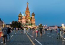 США попросили Украину не бить по Москве во время визита директора ЦРУ, — Axios