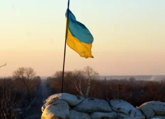 Поліцейського з Херсонщини підозрюють у заробітку на проїзді військового через блокпости та збуті наркотиків