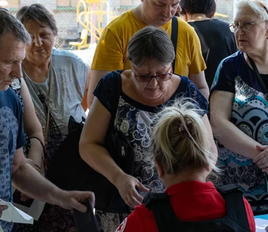 Херсонці можуть отримувати продуктові набори та 900 гривень щомісячно