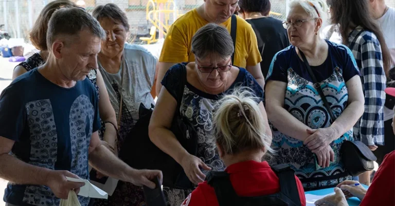 Херсонці можуть отримувати продуктові набори та 900 гривень щомісячно