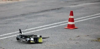 Війська РФ вдарили БПлА по Херсону: постраждала 85-річна жінка