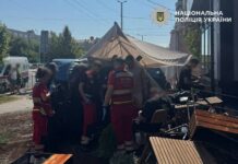 В центре Киева два BMW влетели в террасу ресторана (фото, видео)