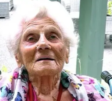 Пережила даже своих детей: самая старшая 117-летняя женщина в мире назвала секрет своего долголетия