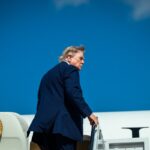 «Предложил убить 100 человек вместо себя»: скандал с самолетами Трампа набрал обороты