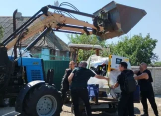 Окупаційний очільник Каховки на Херсонщині заявив про нестачу ємностей для води та генераторів