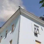 У Херсоні після удару FPV-дрона загорілася будівля — наслідки атаки. ФОТО. ВІДЕО