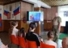 У РФ і на окупованих територіях у школах запроваджують “військову підготовку” та збільшують кількість уроків “історії”