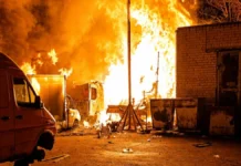 У Херсоні через атаку дронів загорілися вантажівки. ФОТО