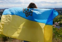 Херсонка провезла український прапор через шість російських блокпостів