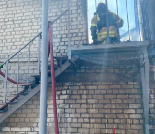 У Херсоні через влучання дрона виникла пожежа на території лікувального закладу