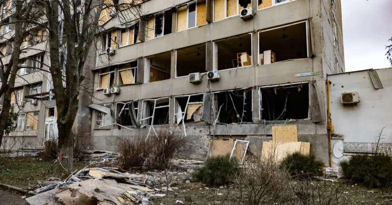 На Херсонщині пошкоджено або знищено понад 300 закладів освіти