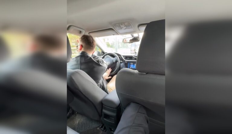 Польский таксист в Варшаве спел пассажирам на украинском языке и покорил интернет