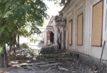 У Херсоні внаслідок російського авіаудару пошкоджено офіс Червоного Хреста. ФОТО