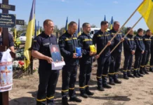 Попрощались із загиблим через російську атаку рятувальником із Херсонщини